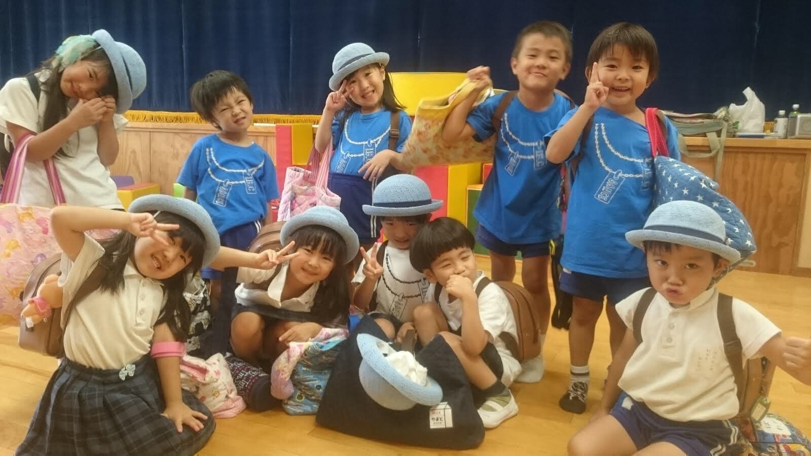 レッスン前の園児たち