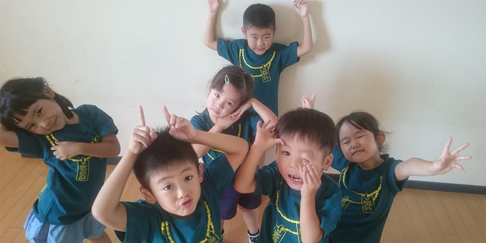 園児ダンスレッスンは子供の体力を考え得た休憩を取ります