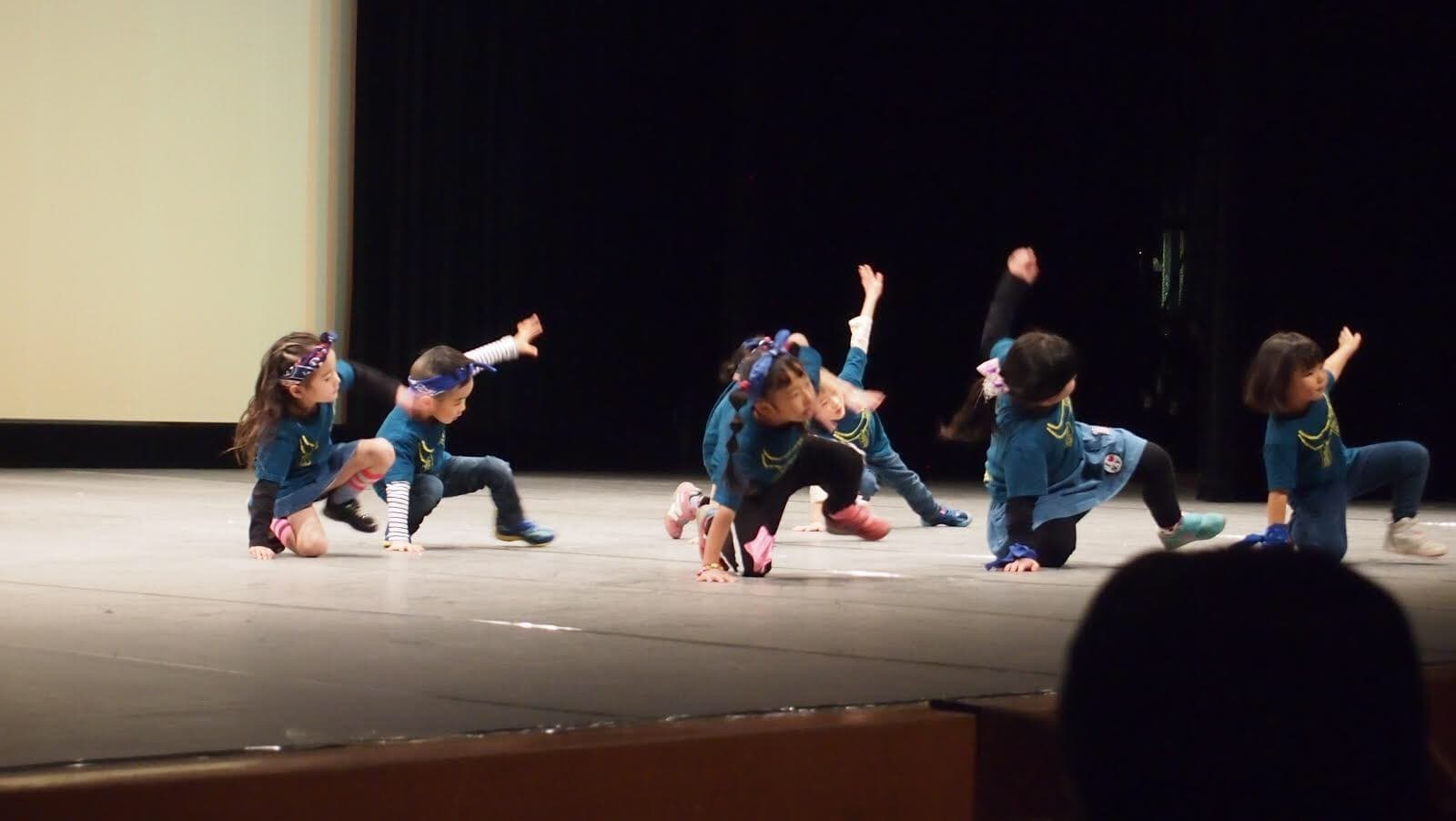 園児が人前で発表会